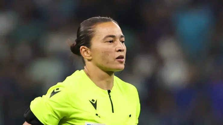 MG - BELO HORIZONTE - 30/07/2025 - COPA DO BRASIL 2025, CRUZEIRO X CRB - O arbitro Edina Alves Batista durante partida entre Cruzeiro e CRB no estadio Mineirao pelo campeonato Copa Do Brasil 2025.