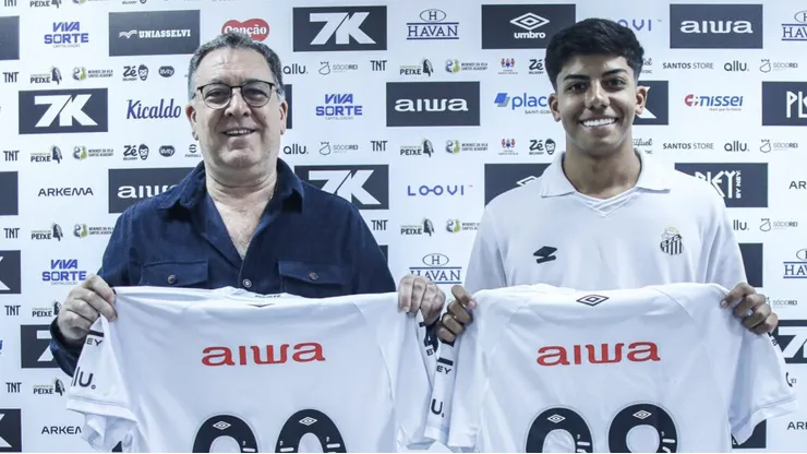 Meia assinou até março de 2028 - Foto: Reinaldo Campos/Santos FC.