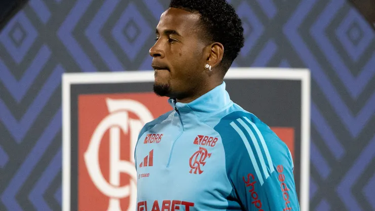 CLEITON jogador do Flamengo durante partida contra o Bragantino no estadio Cicero De Souza Marques pelo campeonato Brasileiro A 2025. Foto: Joisel Amaral/AGIF