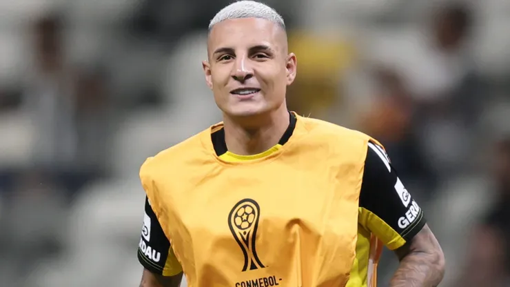 Guilherme Arana jogador do Atletico-MG durante aquecimento antes da partida contra o Godoy Cruz no estadio Arena MRV pelo campeonato Copa Sul-americana 2025. Foto: Gilson Lobo/AGIF