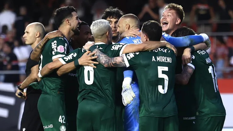 Jogadores do Palmeiras comemorando vitória contra o São Paulo. Foto: Marcello Zambrana/AGIF