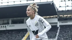 Thaisinha celebrou 200 jogos com o Peixe - Foto: Reinaldo Campos/Santos F.C.