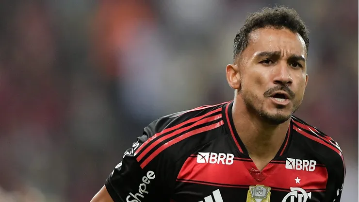 Danilo também foi punido administrativamente pelo Flamengo por expulsão