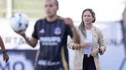 Tatiele Silveira comandando o Colo-Colo na Libertadores. Foto: Staff Images Woman/CONMEBOL