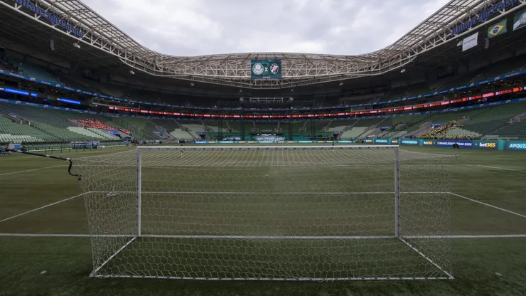 Diretoria do Palmeiras faz promoção de ingressos para jogo atrasado contra o Juventude.