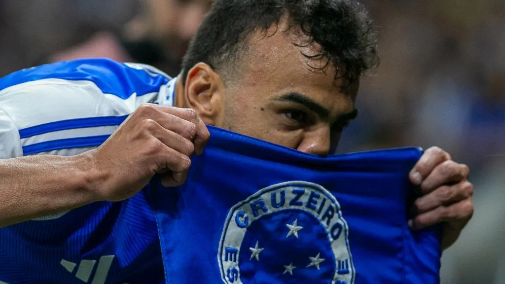 Fabrício Bruno é peça-chave d Raposa – Foto: Fernando Moreno/AGIF