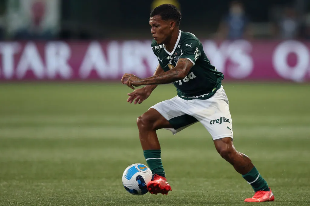 Gabriel Veron foi um dos destaques daquela partida. Photo by Alexandre Schneider/Getty Images)