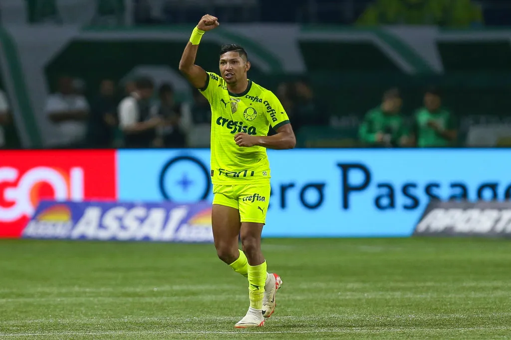 Rony foi o grande destaque da partida com um golaço de bicicleta Ricardo Moreira/Getty Images)