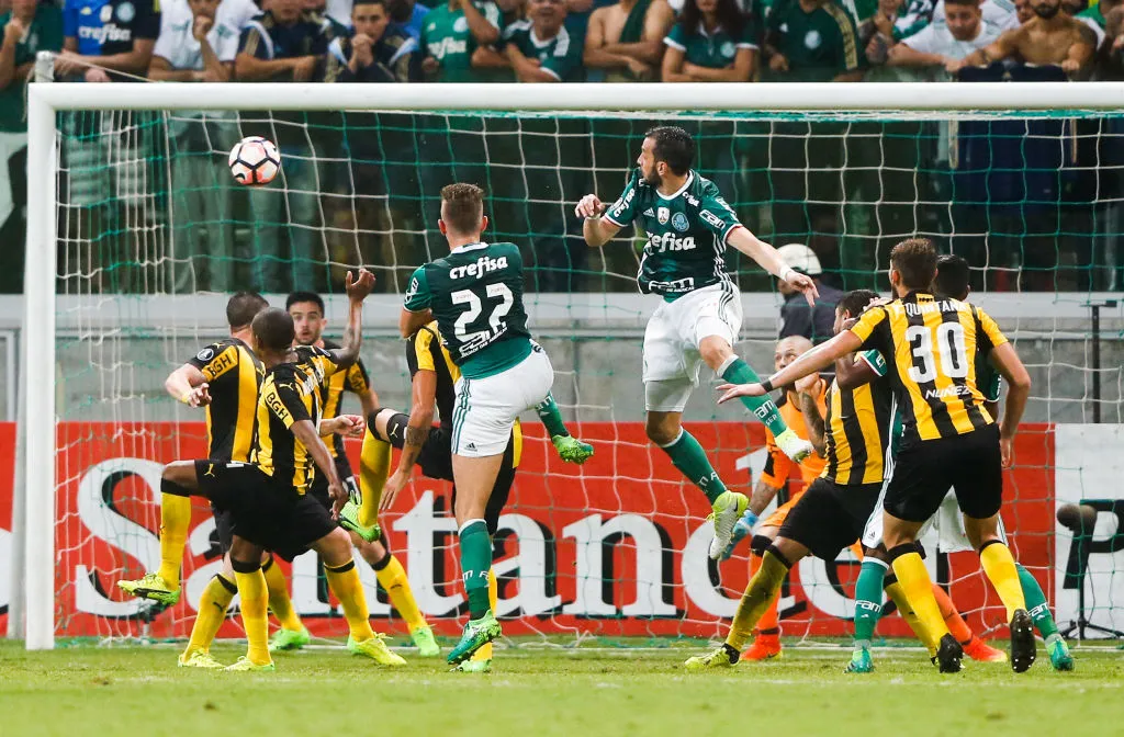 Fabiano fez o gol decisivo do Palmeiras contra o Peñarol que fez o Allianz Parque pulsar. Foto: Alexandre Schneider/Getty Images)