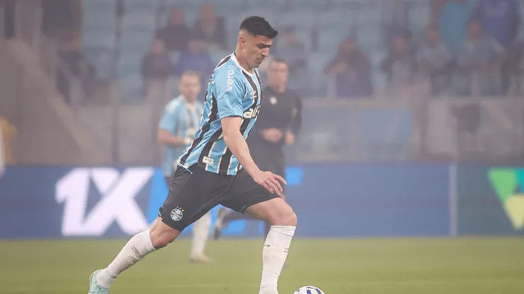 Fabian Balbuena jogador do Gremio durante partida contra o Sport no estadio Arena do Gremio pelo campeonato Brasileiro A 2025. Foto: Maxi Franzoi/AGIF