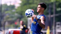 Treino do Santos FC nesta manha no CT Rei Pele em Santos, na foto o lateral JP Chermont Foto: Mauricio De Souza/AGIF