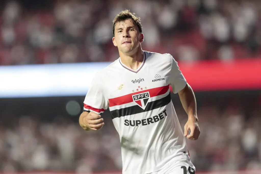 Tapia vem tendo início promissor no São Paulo. Foto: Marco Miatelo/AGIF