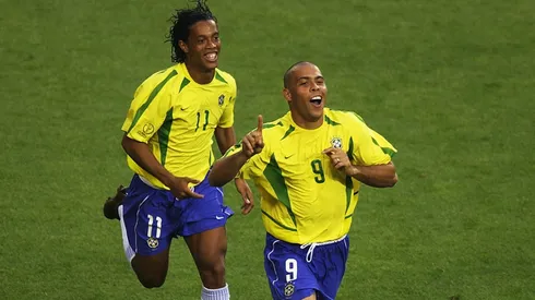 Brasil de Ronaldinho e Ronaldo derrotou a Turquia em Ulsan na Copa de 2002 (Photo by Clive Brunskill)