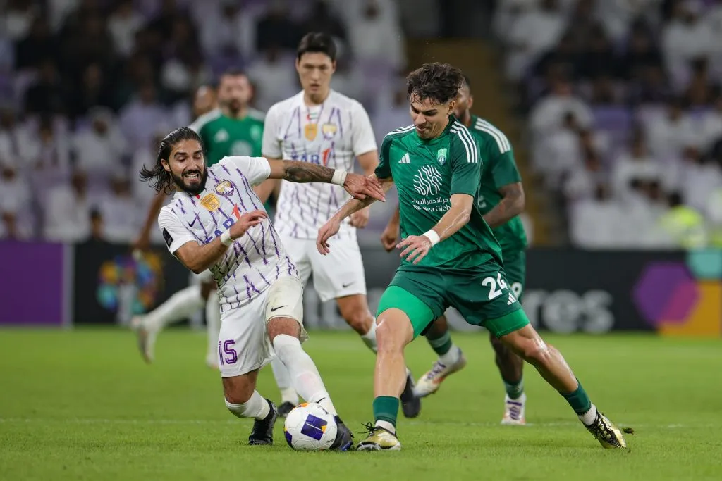 Erik Jorgans ex-Internacional atuando pelo futebol dos Emirados Árabes – (Photo by Neville Hopwood/Getty Images)