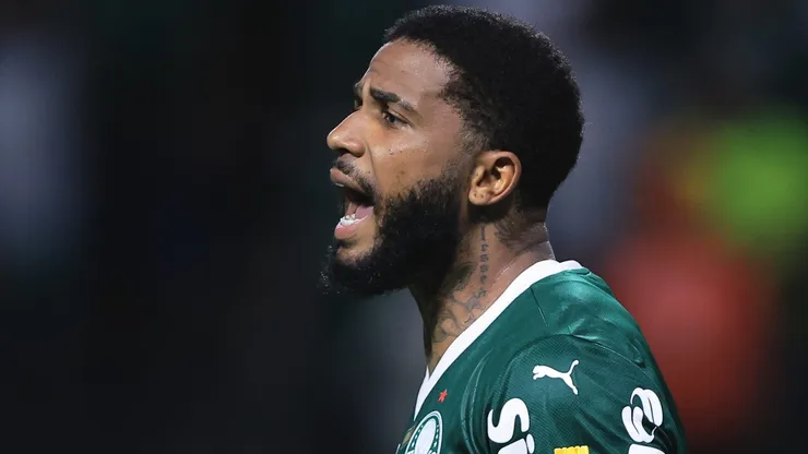 Micael não caiu nas graças da torcida e também da comissão e pode ser negociado pelo Palmeiras