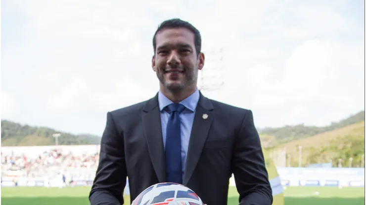 SC - BALNEARIO CAMBUI - 04/10/2025 - BRASILEIRO D 2025, BARRA X SANTA CRUZ - Samir Xaud Presidente da CBF antes da partida entre Barra e Santa Cruz na Arena Barra em Itajai-SC, pela Final do Campeonato Brasileiro da Serie D 2025