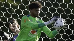 Hugo Souza pela Seleção. Foto: Rafael Ribeirorio / CBF