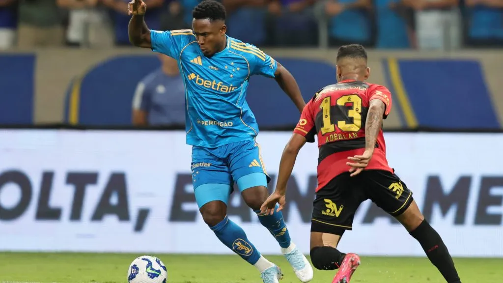 Sinisterradurante partida contra o Sport . Foto: Gilson Lobo/AGIF