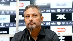 SP - SANTOS - 25/06/2025 - SANTOS, APRESENTACAO - O dirigente Alexandre Mattos fala aos jornalistas durante apresentacao oficial em coletiva de imprensa realizada no Vila Belmiro.