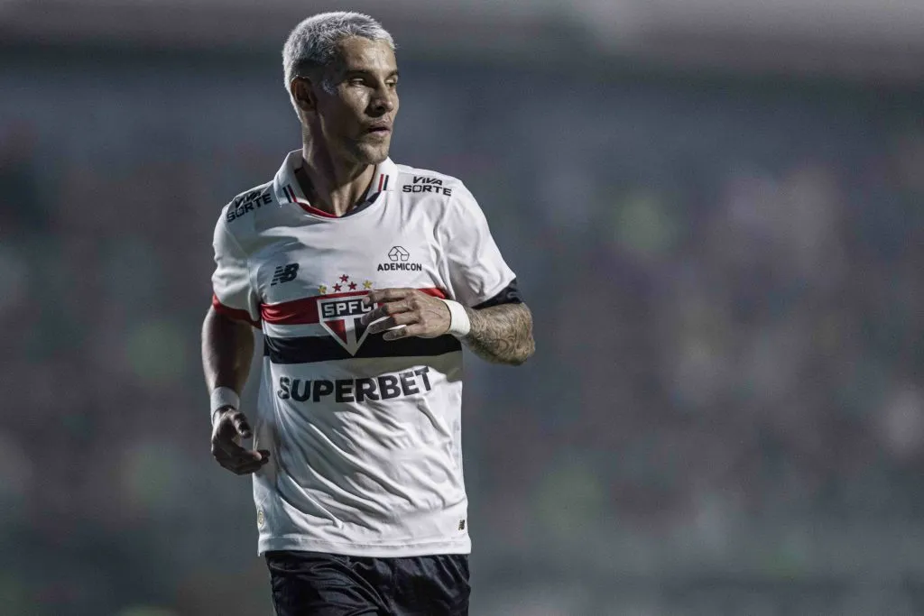 Ferreirinha jogador do Sao Paulo durante partida contra o Goias no estadio Serrinha pelo campeonato Copa Do Brasil 2024. Foto: Heber Gomes/AGIF