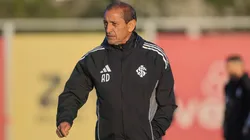 Ramón Díaz comanda treino do Internacional no CT Parque Gigante (Ricardo Duarte/Internacional)