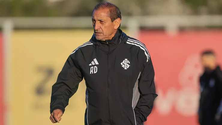 Ramón Díaz comanda treino do Internacional no CT Parque Gigante (Ricardo Duarte/Internacional)