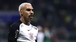 SP - SAO PAULO - 06/08/2025 - COPA DO BRASIL 2025, PALMEIRAS X CORINTHIANS - Matheuzinho jogador do Corinthians durante partida contra o Palmeiras no estadio Arena Allianz Parque pelo campeonato Copa Do Brasil 2025. Foto: Marcello Zambrana/AGIF