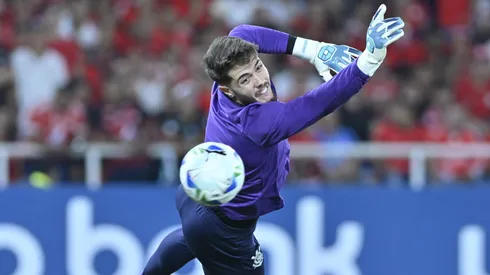 Felipe Longo não será vendido pelo Corinthians.