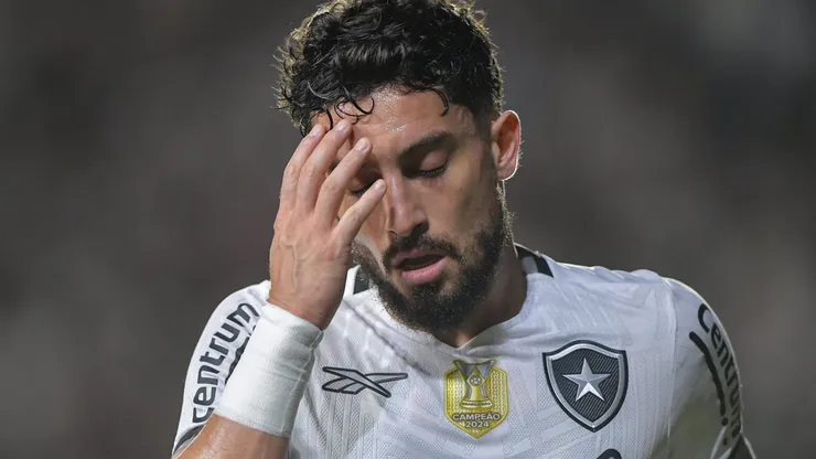 Lateral deu a sua opinião - Foto: Thiago Ribeiro/AGIF.