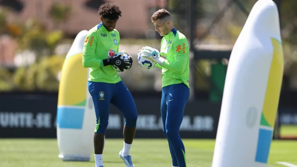 RJ – TERESOPOLIS – 03/09/2025 – BRASIL, TREINO NA GRANJA COMARY – Bento goleiro da Selecao Brasileira durante treino na Granja Comary em Teresopolis (RJ), nesta quarta-feira (3). A equipe se prepara para enfrentar o Chile pelas Eliminatorias da Copa do Mundo 2016. Foto: Marlon Costa/AGIF