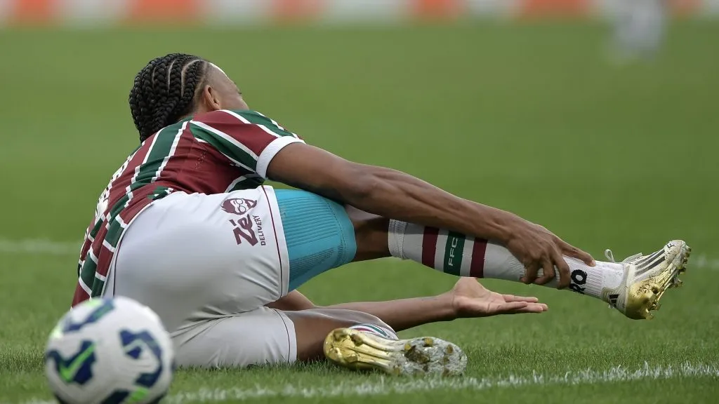 Keno pode ser ausência no Fluminense para a temporada – Foto: Thiago Ribeiro/AGIF