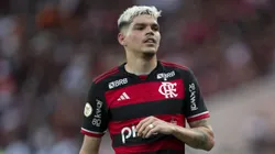 Ayrton Lucas de saída do Flamengo tem confirmação
