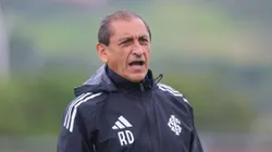 Ramón Díaz durante treino do Colorado no Parque Gigante