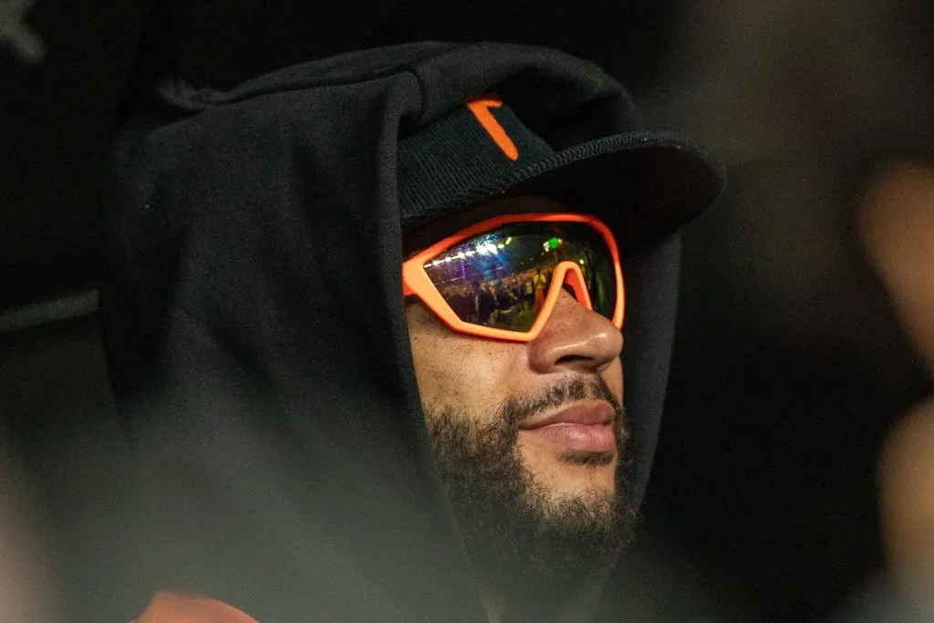 Memphis Depay jogador do Corinthians durante chegada da equipe para partida contra o Flamengo no estadio Arena Corinthians pelo campeonato Brasileiro A 2025. Foto: Joisel Amaral/AGIF