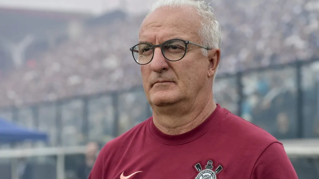 RJ – RIO DE JANEIRO – 24/08/2025 – BRASILEIRO A 2025, VASCO X CORINTHIANS – Dorival Junior tecnico do Corinthians durante partida contra o Vasco no estadio Sao Januario pelo campeonato Brasileiro A 2025. Foto: Thiago Ribeiro/AGIF