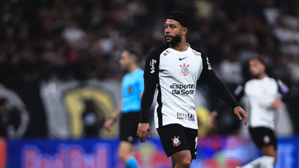 Memphis Depay jogador do Corinthians durante partida contra o Athletico-PR no estadio Arena Corinthians pelo campeonato Copa Do Brasil 2025. Foto: Ettore Chiereguini/AGIF