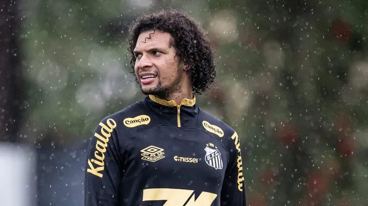 Arão foi contratado em julho - Foto: Raul Baretta/Santos FC.