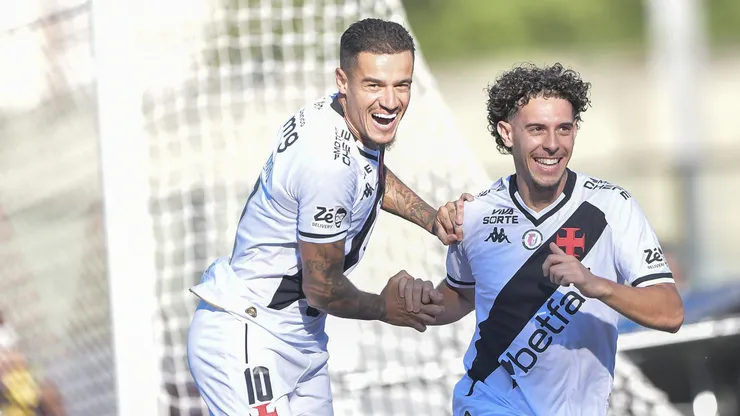 Coutinho e Nuno Moreira são destaques no Vasco de Diniz. Foto: Thiago Ribeiro/AGIF