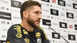 Ze Rafael, jogador do Santos, projetou duelo contra o Corinthians. Foto: Jota Erre/AGIF