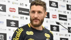 Ze Rafael, jogador do Santos,analisou duelo contra o Palmeiras. Foto: Jota Erre/AGIF