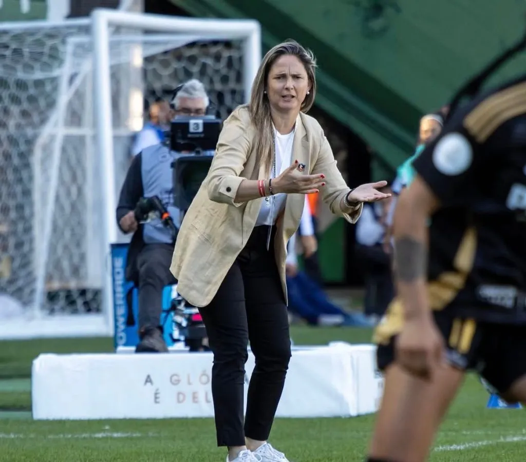 Técnica do Colo-Colo alcança feito histórico. Foto: reprodução/Instagram/@tatisilveira