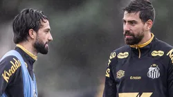 Lautaro Díaz e Luan Peres durante treinamento no CT Rei Pelé. Foto: Raul Baretta/Santos FC