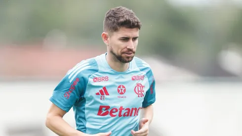 Jorginho durante treinamento no Ninho do Urubu