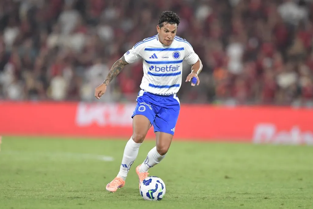 Romero em ação pelo Cruzeiro. Foto: Thiago Ribeiro/AGIF