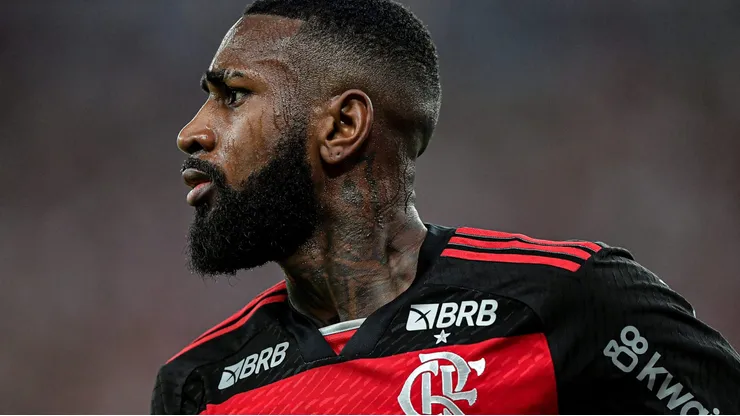 Gerson durante partida entre Flamengo e Bahia, no Maracanã, pela Copa do Brasil 2024.