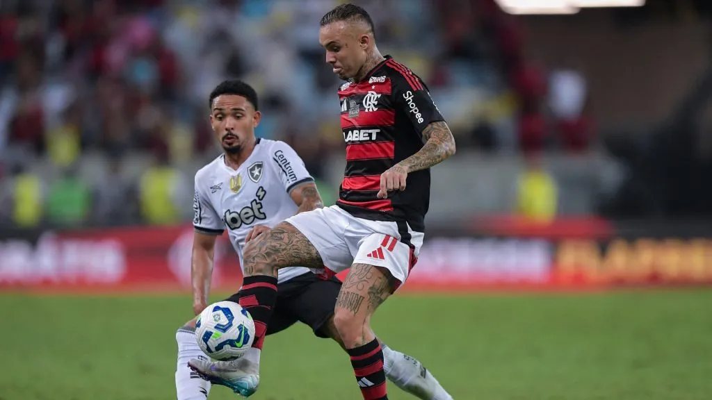 Cebolinha e Vitinho em Flamengo x Botafogo, pelo Brasileirão Betano 2025 – Foto: Thiago Ribeiro/AGIF