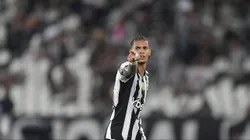 Newton ganhou espaço no Botafogo. Foto: Thiago Ribeiro/AGIF