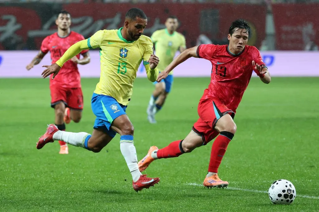 Paulo Henrique atuou por 20 minutos contra a Coreia do Sul. Foto: Chung Sung-Jun/Getty Images.