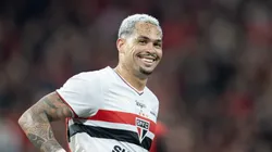 Atacante durante partida pelo São Paulo