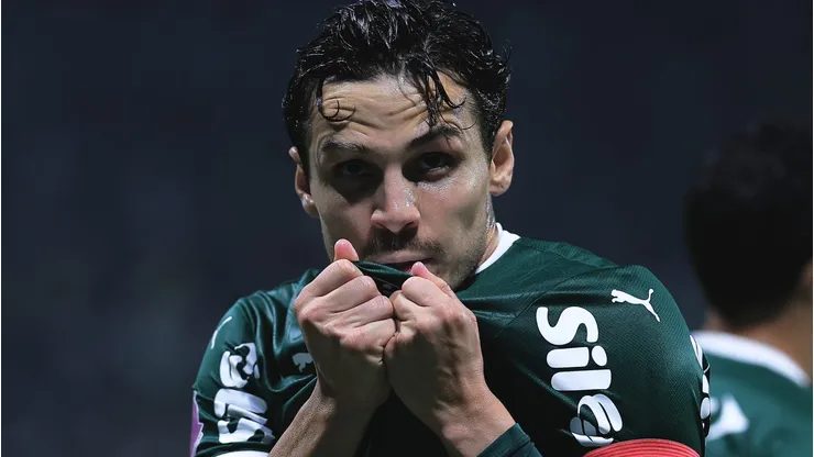 Raphael Veiga chama atenção com gol e assistência em goleada do Palmeiras sobre o Juventude.